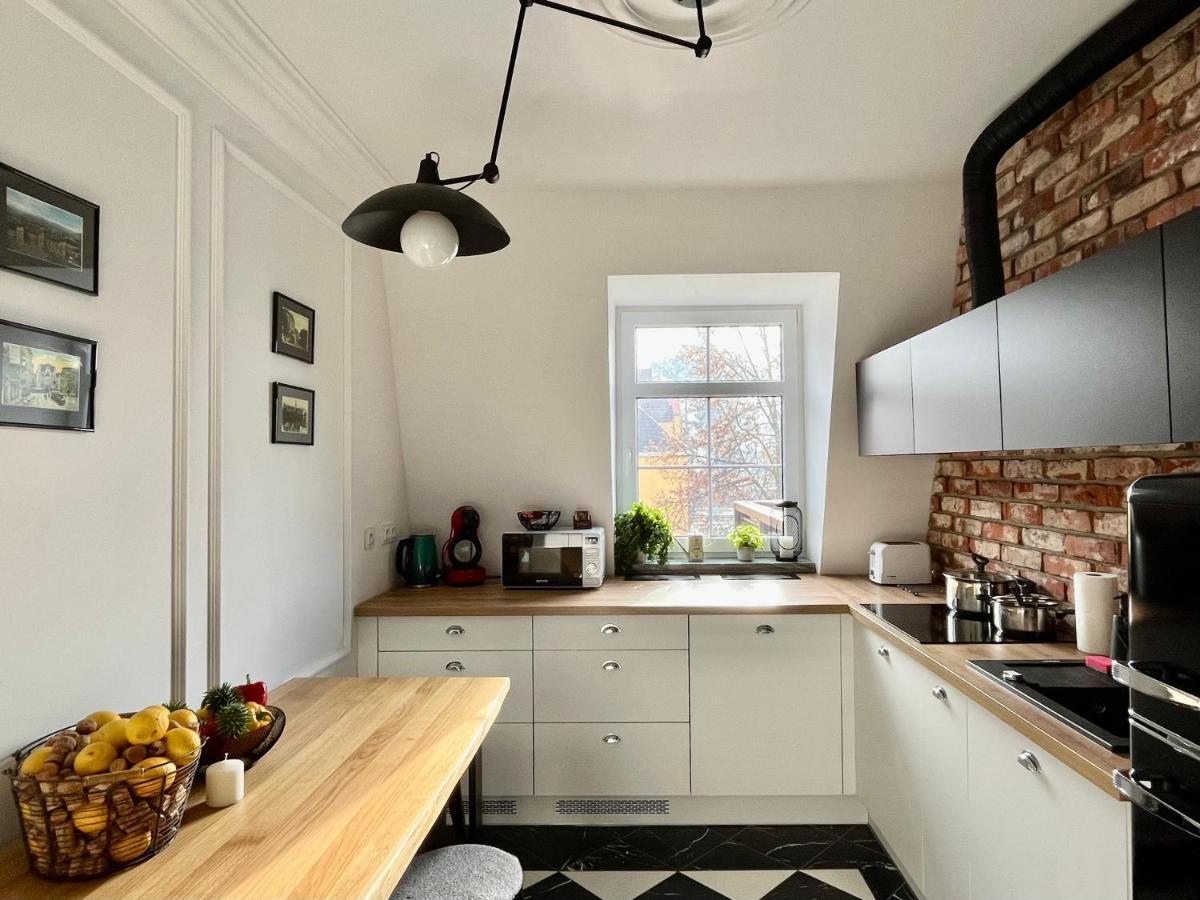 Lemon Pepper Apartment